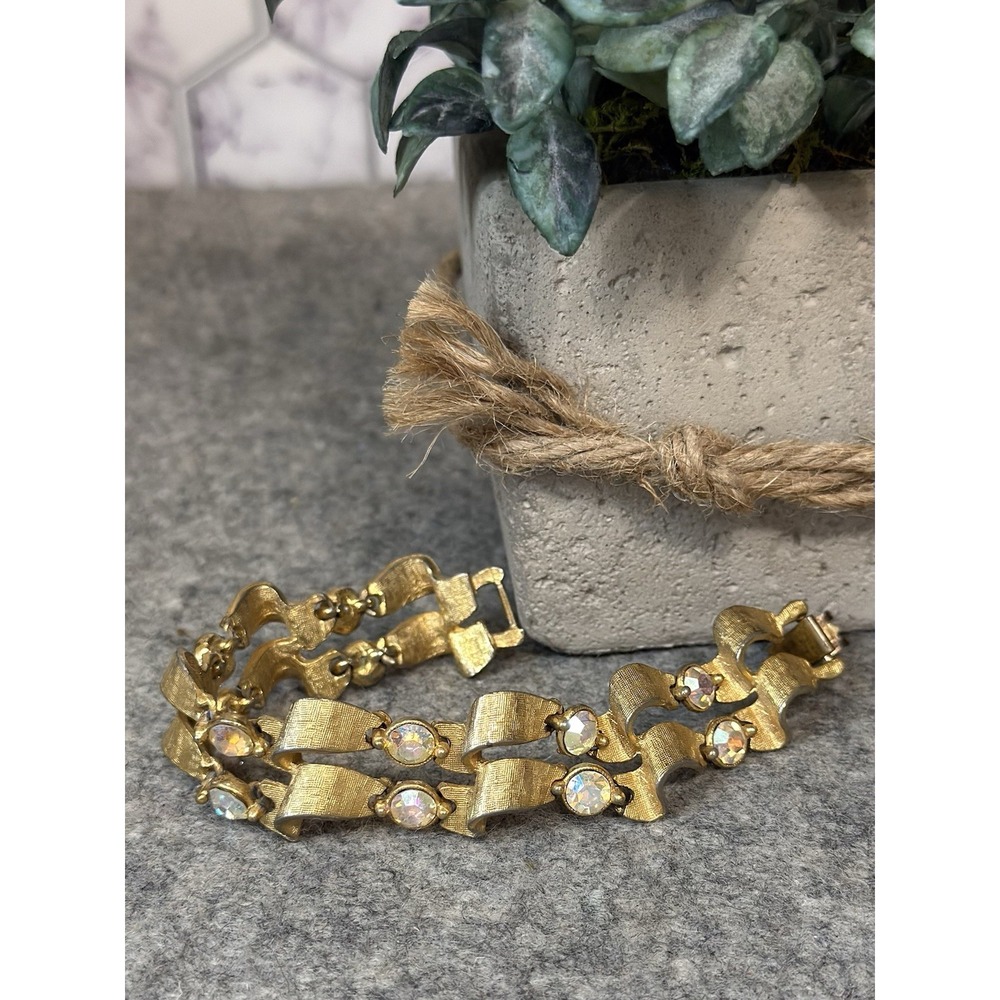 Vtg Aurora Borealis AB Rhinestone Link Bracelet Gold Tone Foldover Clasp 7"